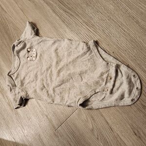 🐻 Baby Onesie Size 12M
